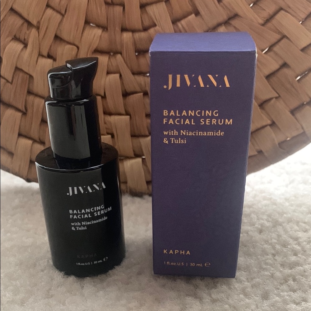 Jivana Balancing Facial Serum with Niacinamide & Tulsi 30ml